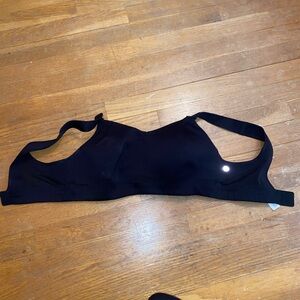 Lululemon 34DD wireless sports bra black
